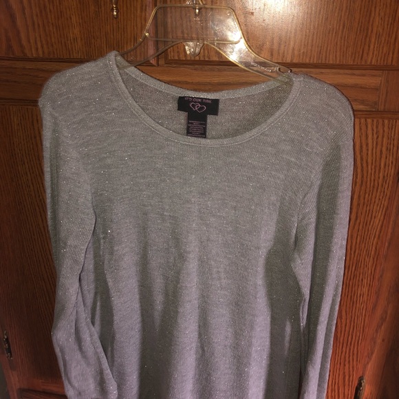 Gray Top - Picture 4 of 5